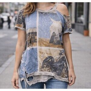 NWT Chaser Distressed Graphic Short Sleeve T-Shirt Women’s Size Medium